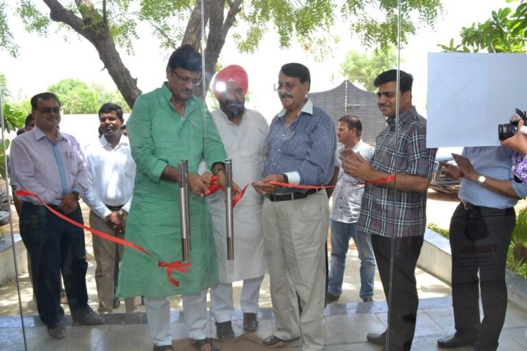 The former Medical & Health Minister, Shri Digamber Singh;the former Chairman of Rajathan Housing Board, Shri Ajaypal Singh an